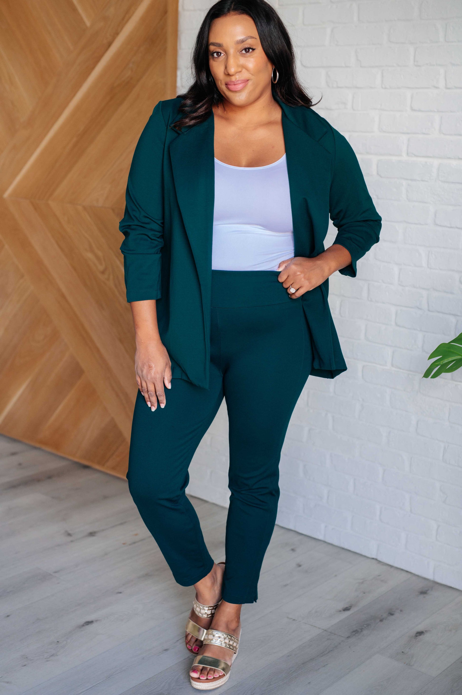 Magic Ankle Crop Skinny Pants in Hunter GreenAchieve effortless style and comfort with our Magic Skinny Pants in Hunter Green! These high rise pants feature a slim fit and ponte knit for a flattering silhouetteAve ShopsLavender Life BoutiqueMagic Ankle Crop Skinny PantsBottoms