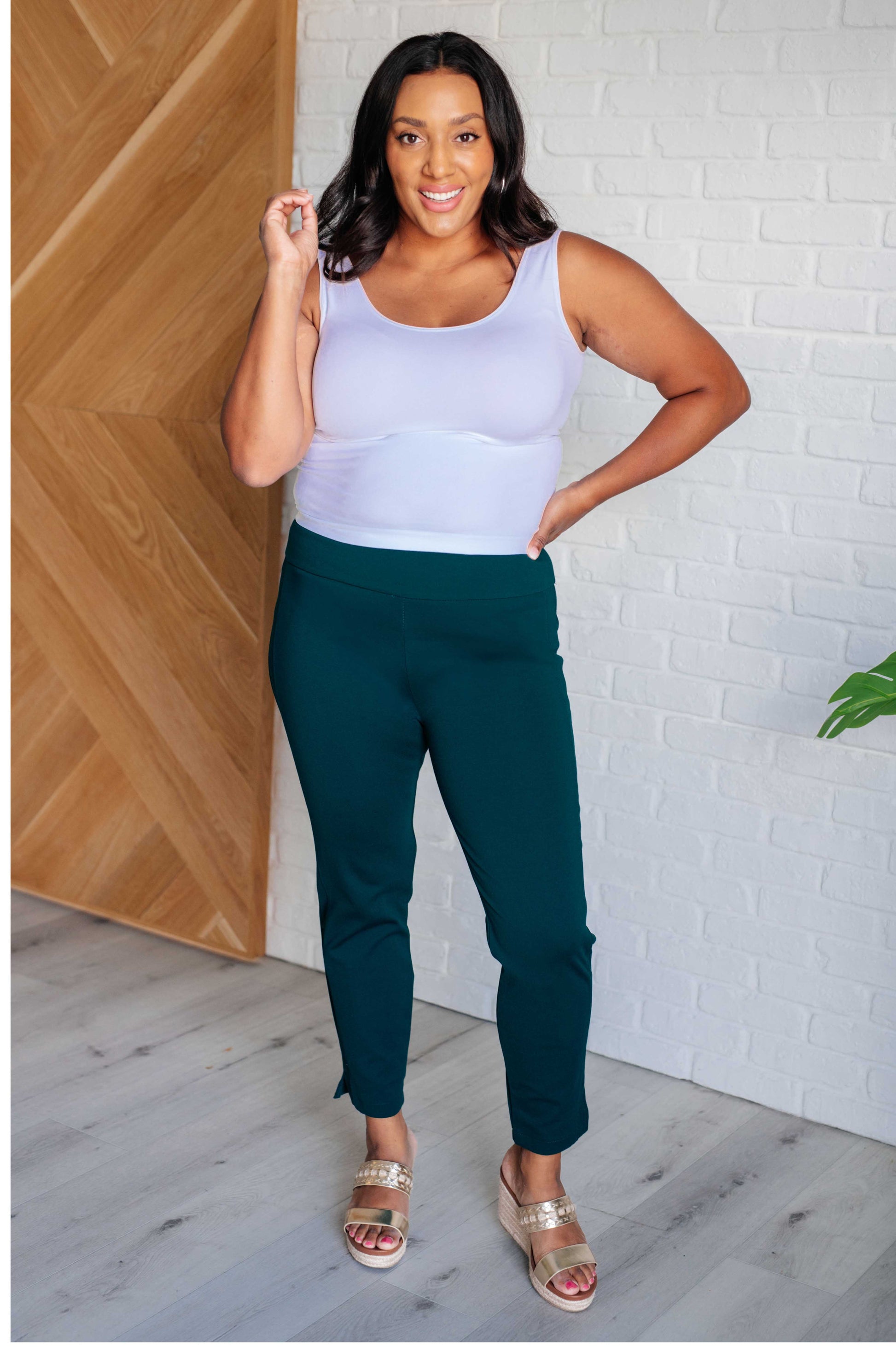 Magic Ankle Crop Skinny Pants in Hunter GreenAchieve effortless style and comfort with our Magic Skinny Pants in Hunter Green! These high rise pants feature a slim fit and ponte knit for a flattering silhouetteAve ShopsLavender Life BoutiqueMagic Ankle Crop Skinny PantsBottoms