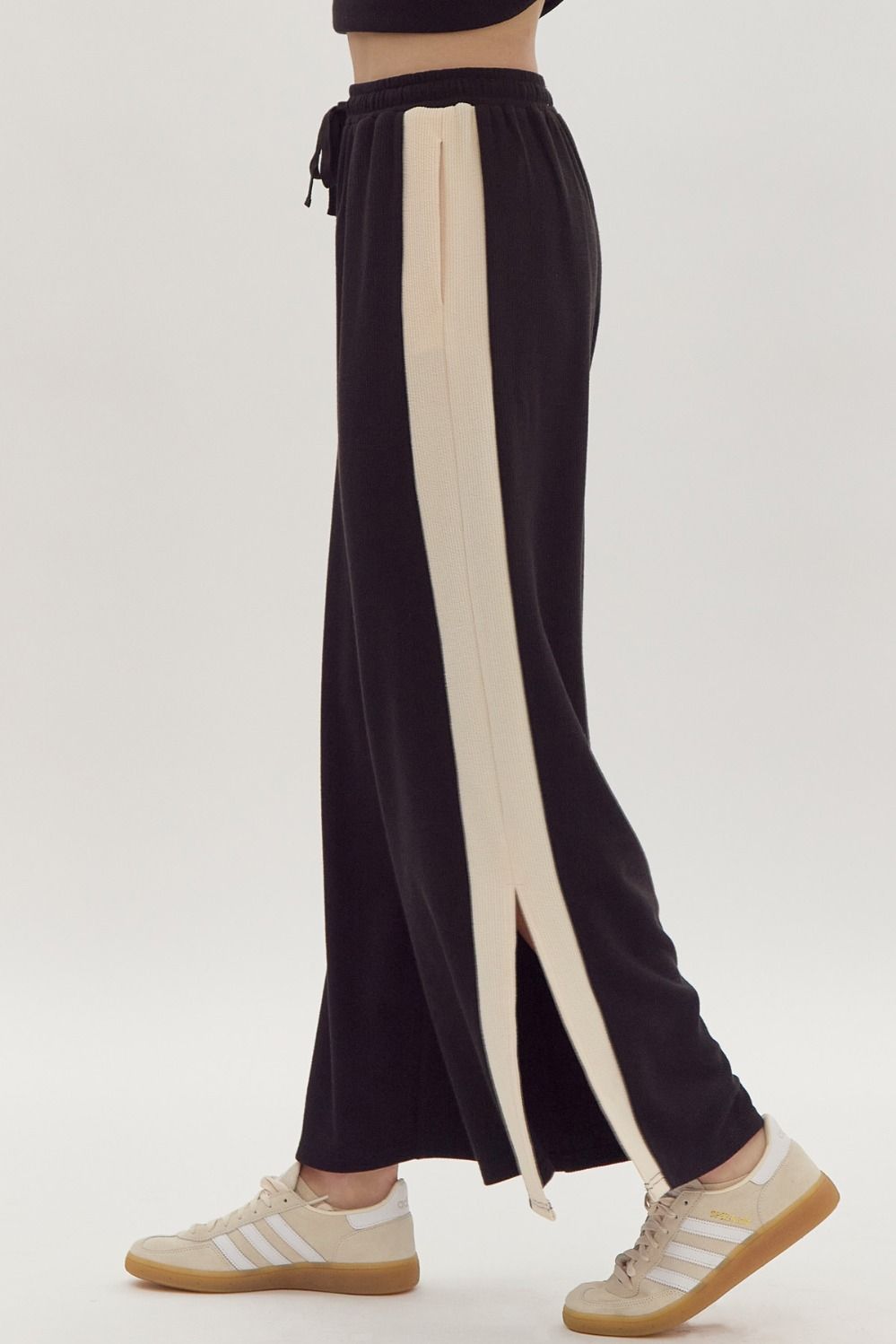 Solid Ribbed Contrast Trim Wide Leg Pants in Black