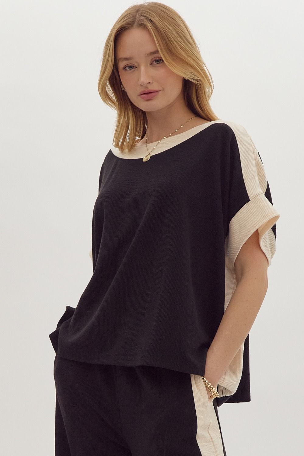 Solid Ribbed Contrast Trim Boatneck Top in Black