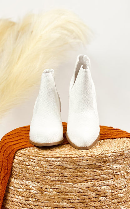 Tarim Bootie in White